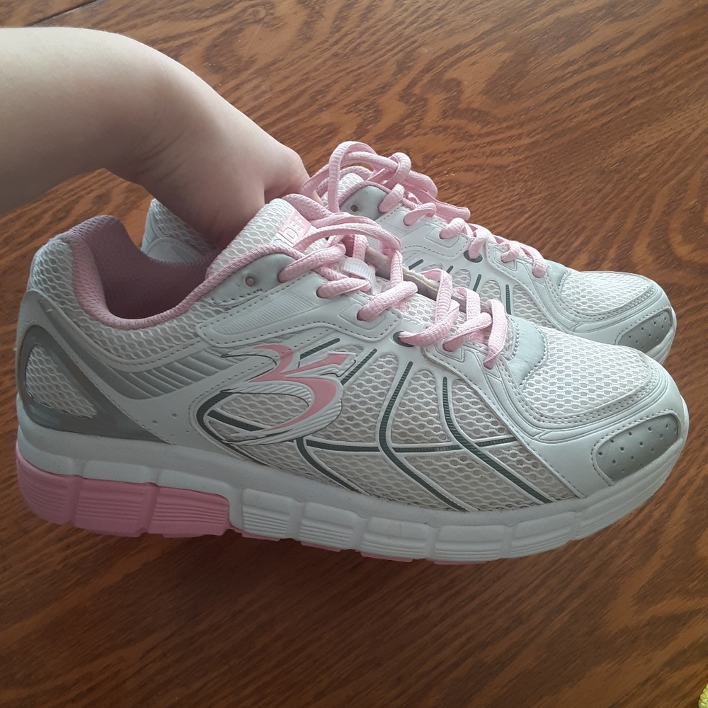 White and Pink Gdefy shoes